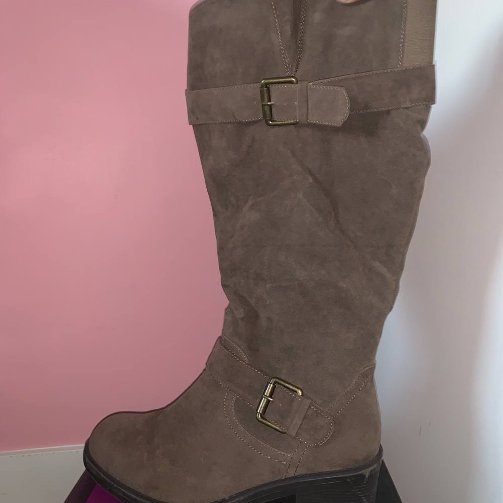Wide Calf Knee High Boots w/Box